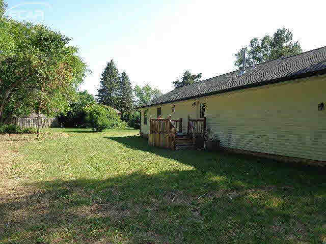 7116 North Seymour Road Flushing, MI 48433 - Photo 11 of 13 21193159-11.JPG