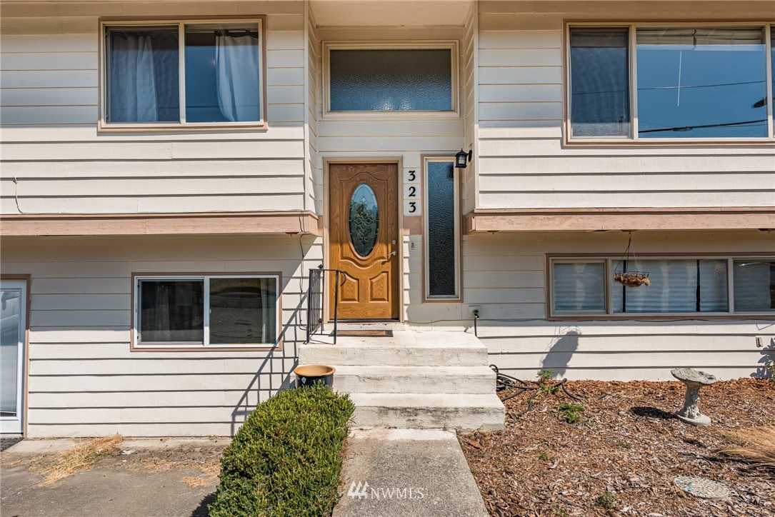 323 East Ahlvers Road Port Angeles, WA 98362 - Photo 4 of 37 Gallery Image 4