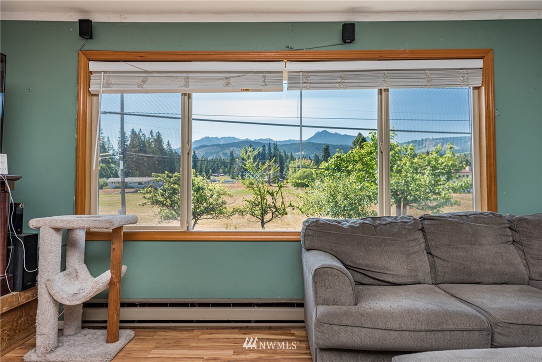 323 East Ahlvers Road Port Angeles, WA 98362 - Photo 7 of 37 Gallery Image 7