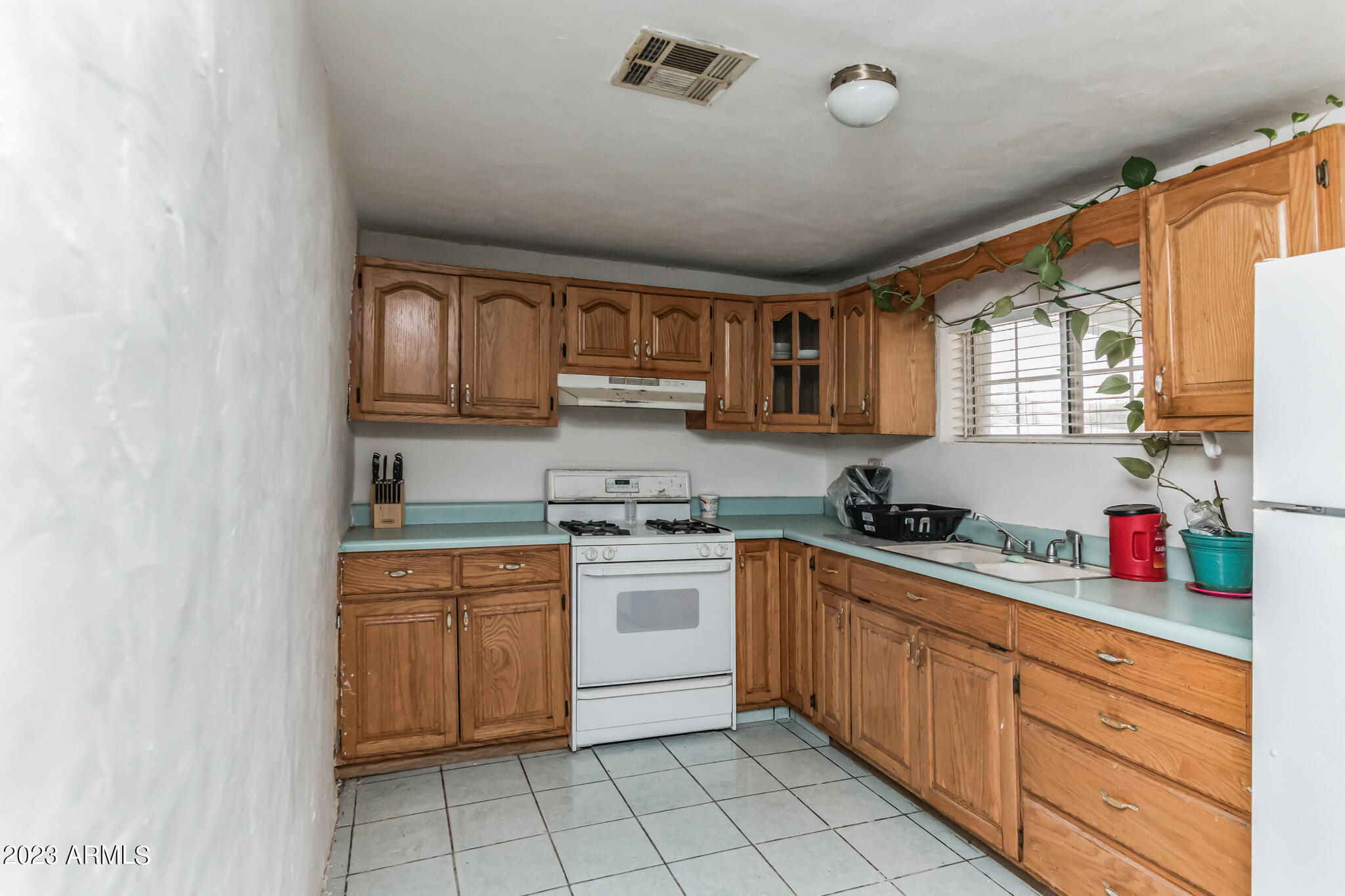 729 1st Street Douglas, AZ 85607 - Photo 20 of 24 Kitchen