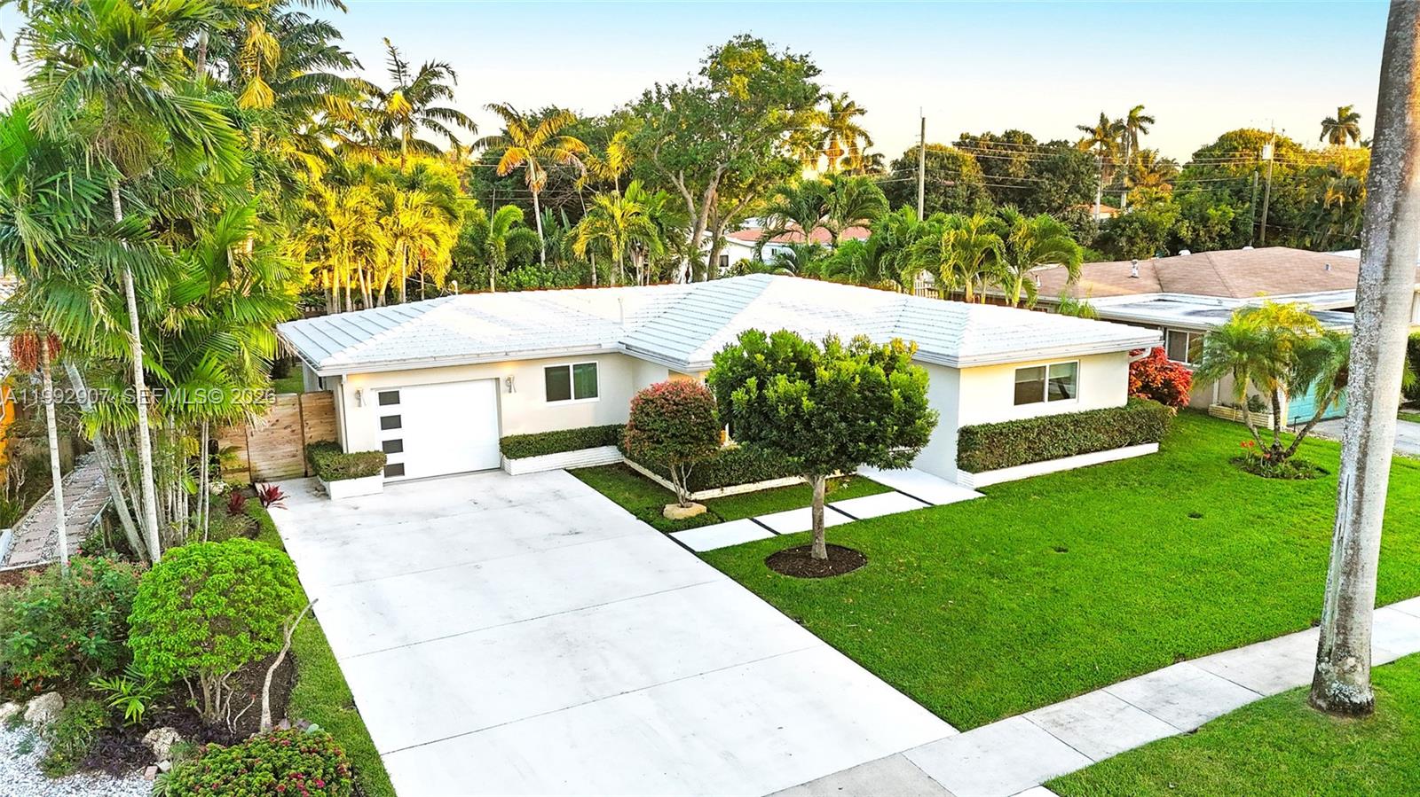 315 North 31st Road Hollywood, FL 33021 - Photo 23 of 26