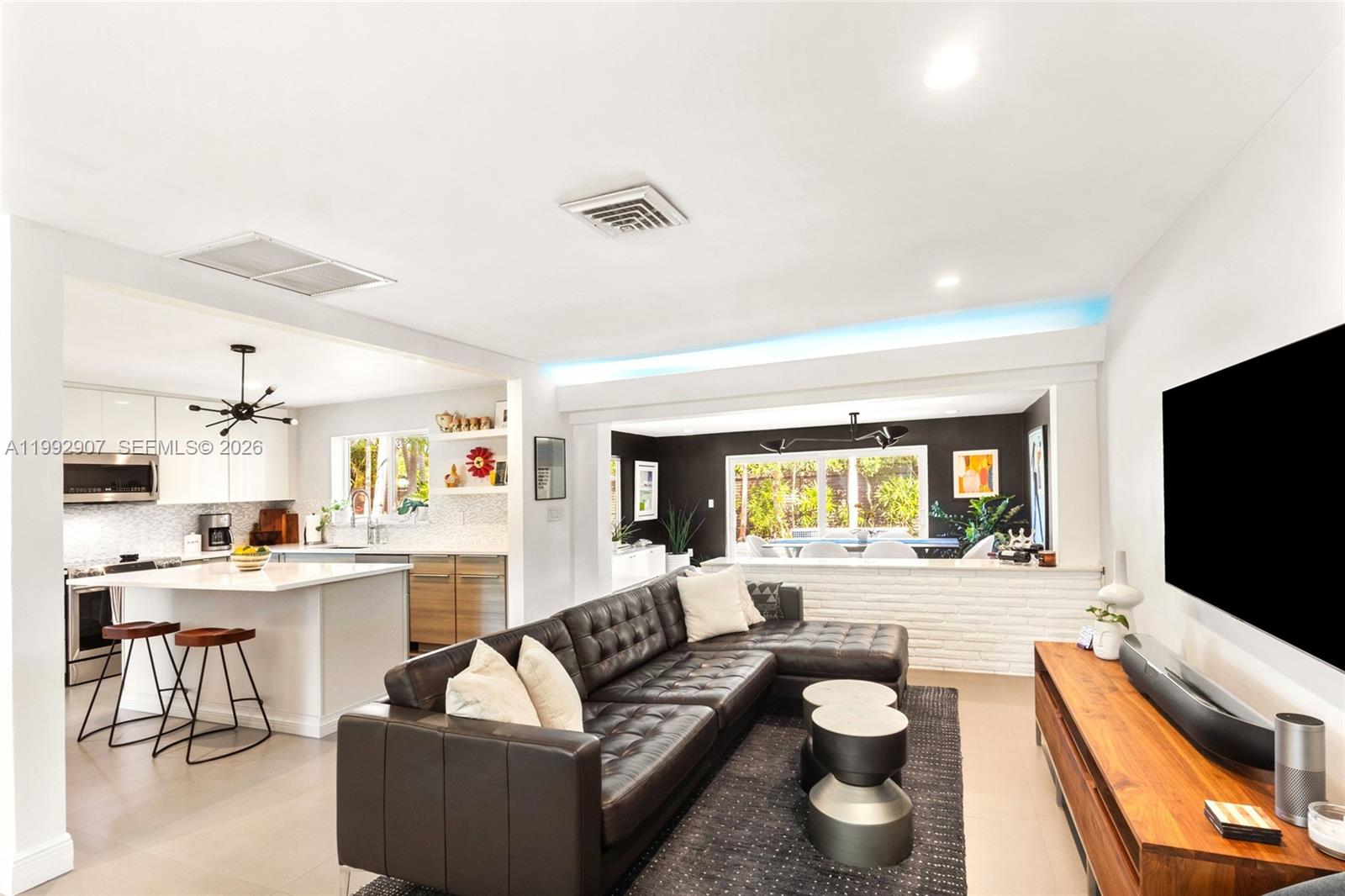 315 North 31st Road Hollywood, FL 33021 - Photo 6 of 26