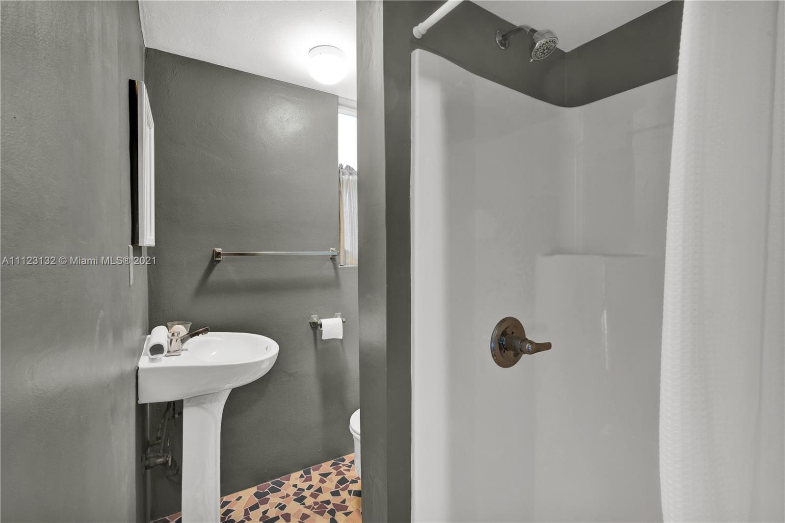 426 Hardee Road Coral Gables, FL 33146 - Photo 34 of 52