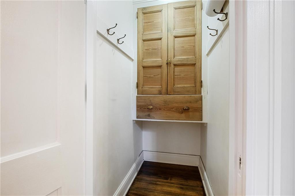 4375 Schenley Farms Terrace Pittsburgh, PA 15213 - Photo 28 of 44 a room with window