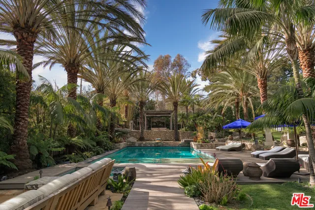 $7,250,000 | 7059 Fernhill Drive, Malibu, CA 90265