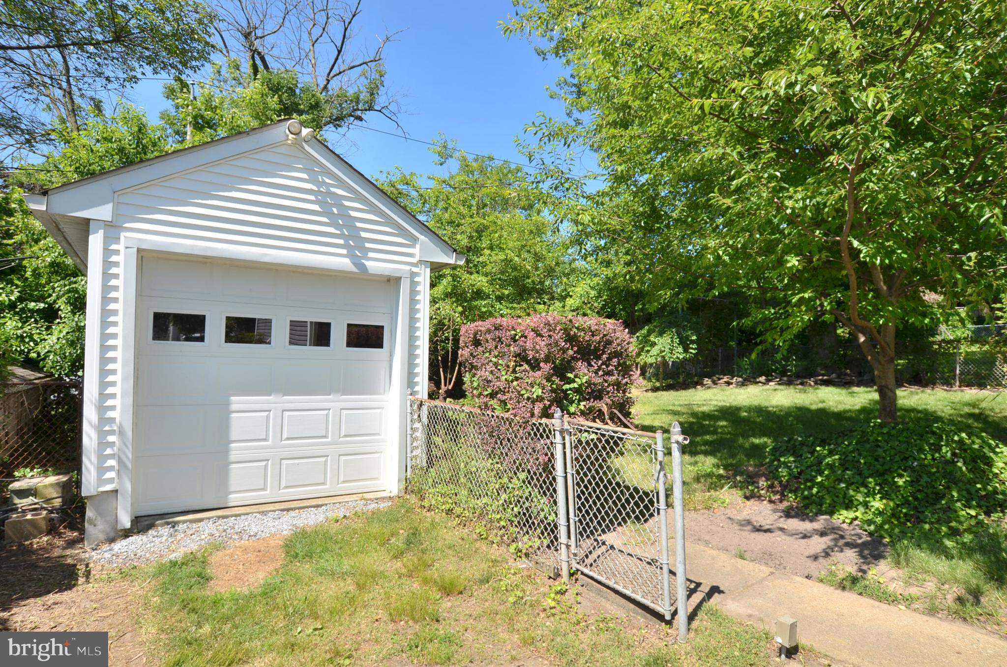 14 Hillside Road Claymont, DE 19703 - Photo 7 of 55
