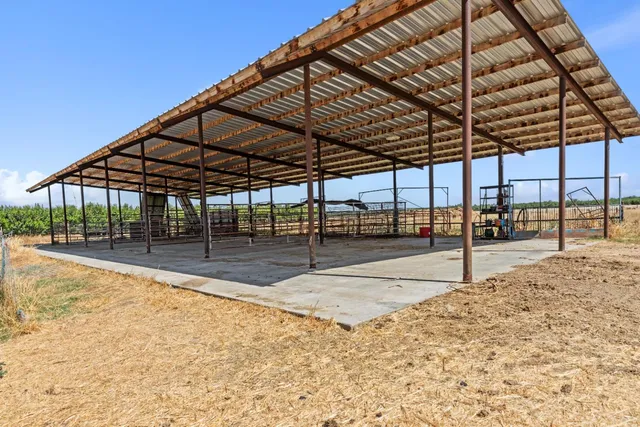 $1,030,000 | 7620 East Grayson Road, Hughson, CA 95326