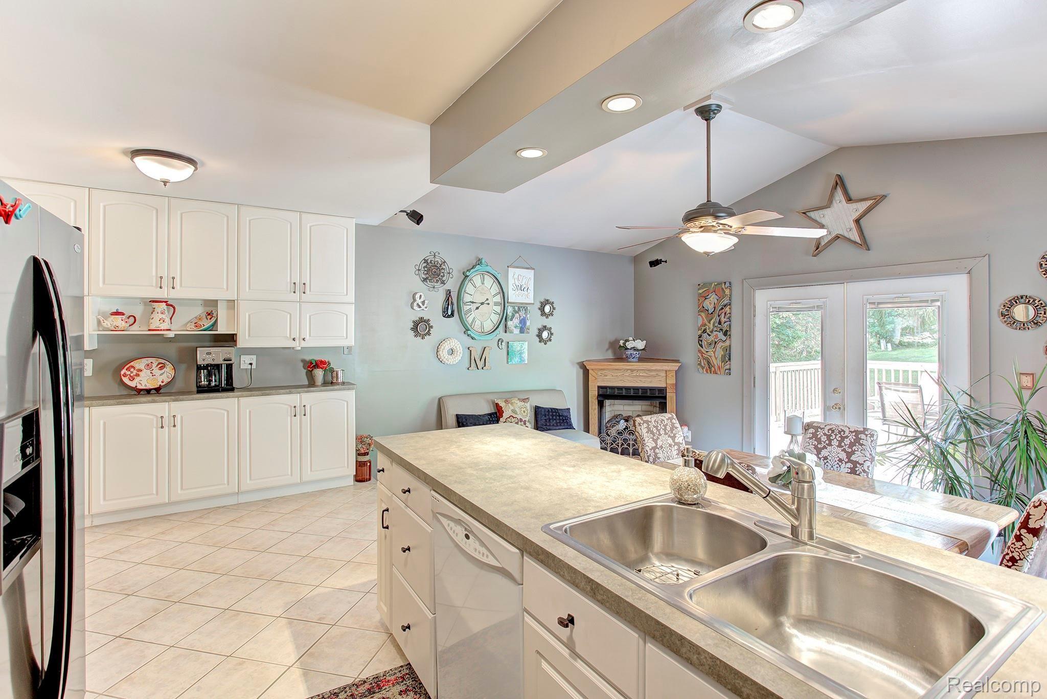 2611 Bullard Road Hartland, MI 48353 - Photo 7 of 33 23.jpg