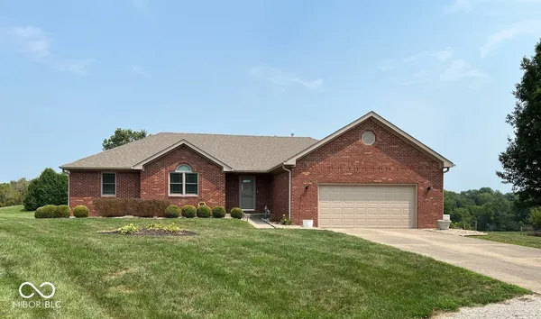 $339,000 | 2600 Laurelwood Drive, Martinsville, IN 46151