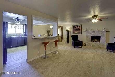 3447 West Hearn Road Phoenix, AZ 85053 - Photo 8 of 20 Breakfast bar area