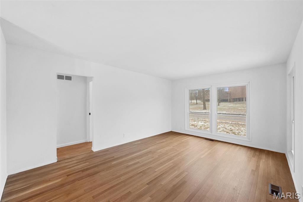 3005 Parker Road Florissant, MO 63033 - Photo 16 of 36 Gallery Image 16