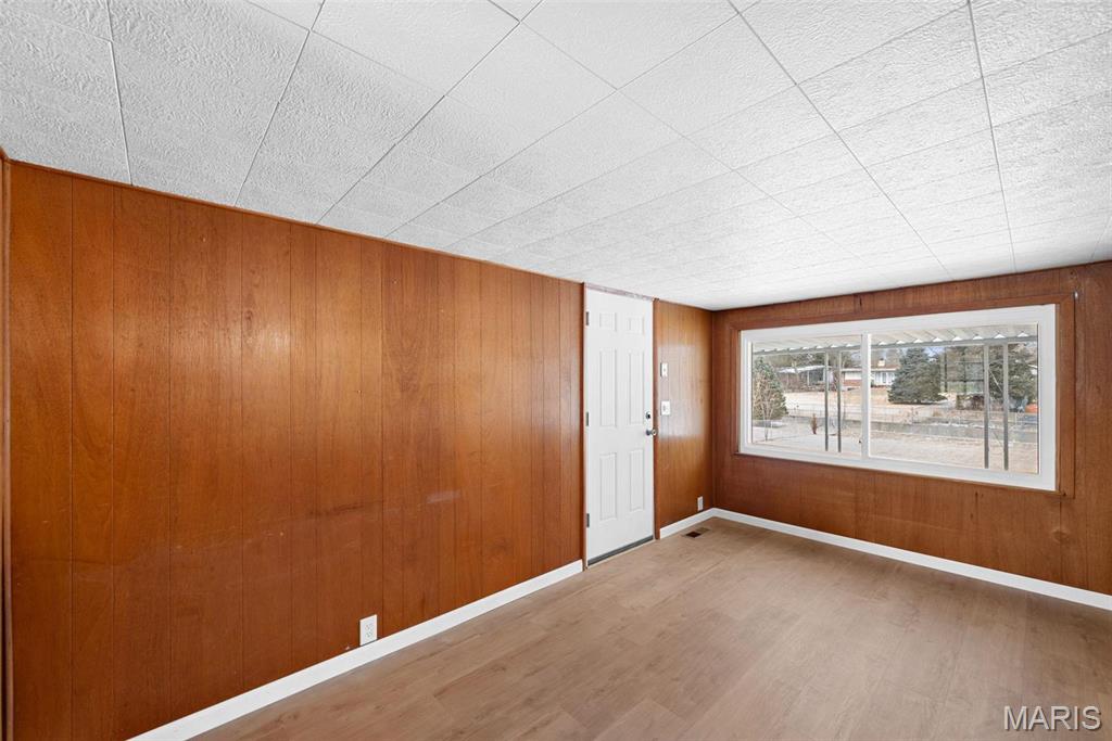 3005 Parker Road Florissant, MO 63033 - Photo 5 of 36 Gallery Image 5
