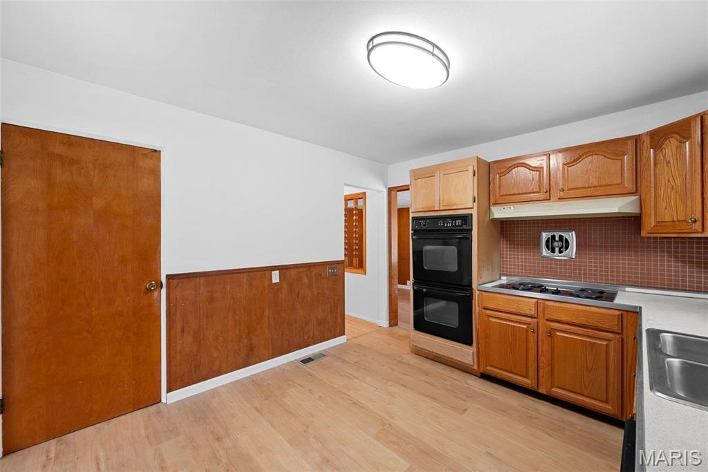 3005 Parker Road Florissant, MO 63033 - Photo 10 of 36 Gallery Image 10