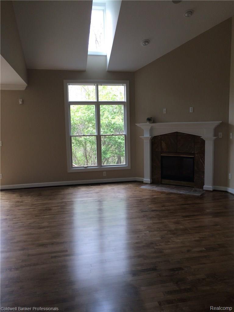 4723 Oakhurst Ridge Road, Unit 223 Clarkston, MI 48348 - Photo 5 of 21 Great Room