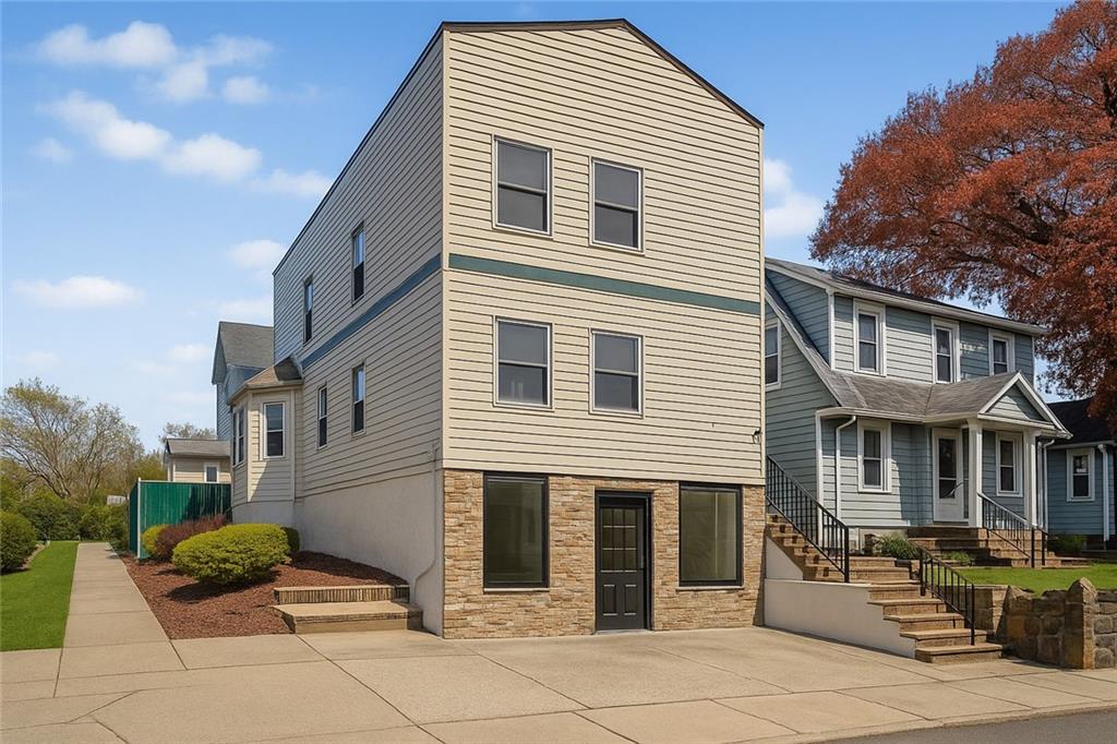 262 Maine Avenue Staten Island, NY 10314 - Photo 2 of 12