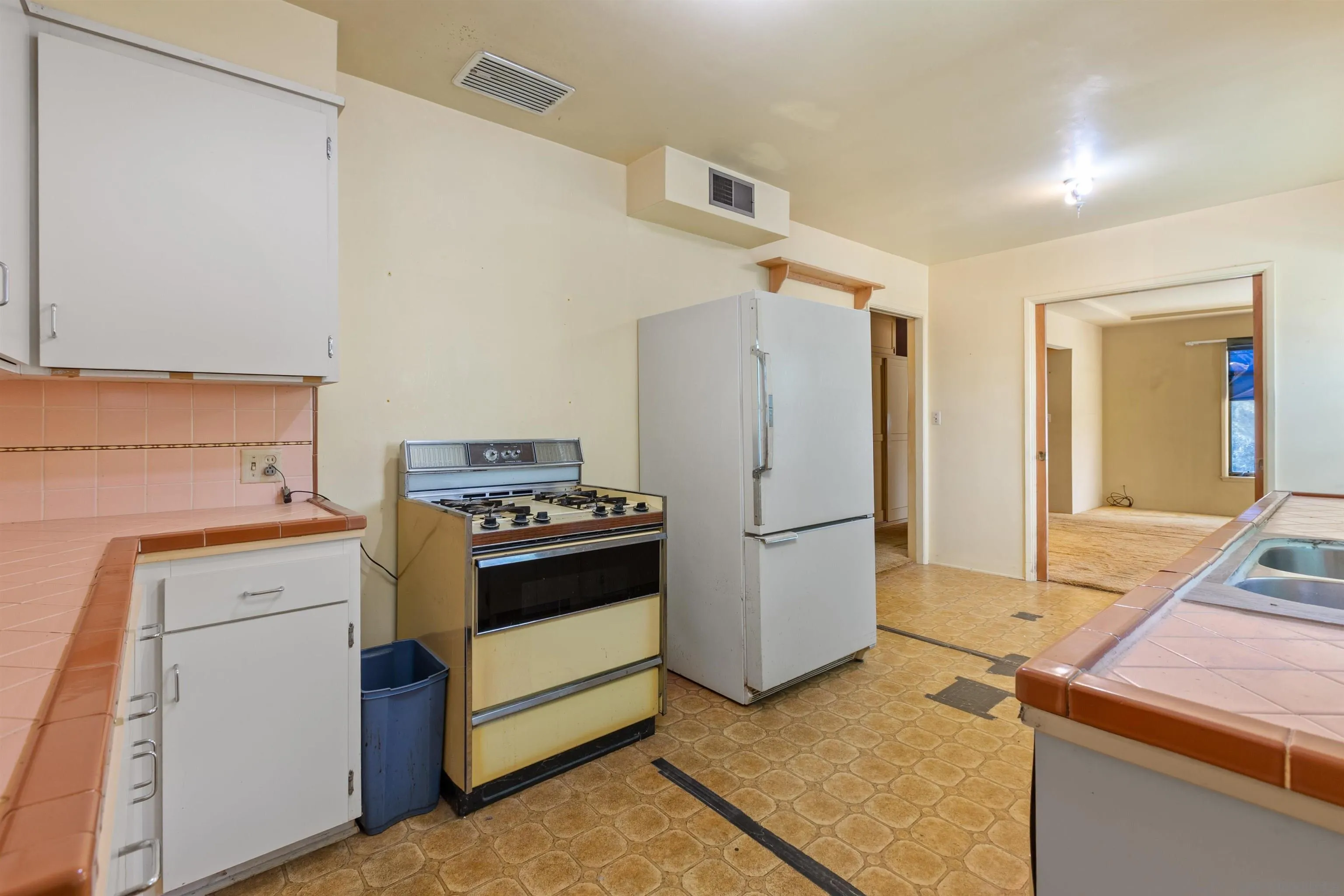 2439 Patterson Road Escondido, CA 92027 - Photo 25 of 36