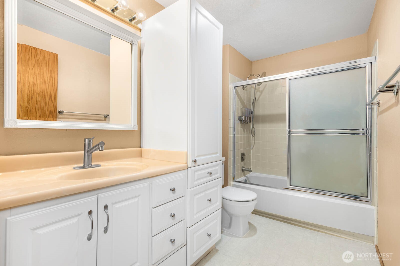 17425 119th Lane Southeast, Unit D30 Renton, WA 98058 - Photo 13 of 19