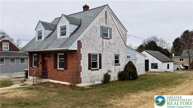 $2,100 | 314 6th Street, Whitehall, PA 18052