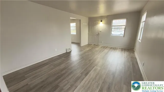 $2,100 | 314 6th Street, Whitehall, PA 18052