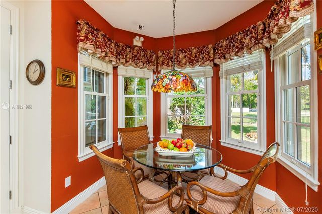 $3,900,000 | 8000 Los Pinos Circle, Coral Gables, FL 33143