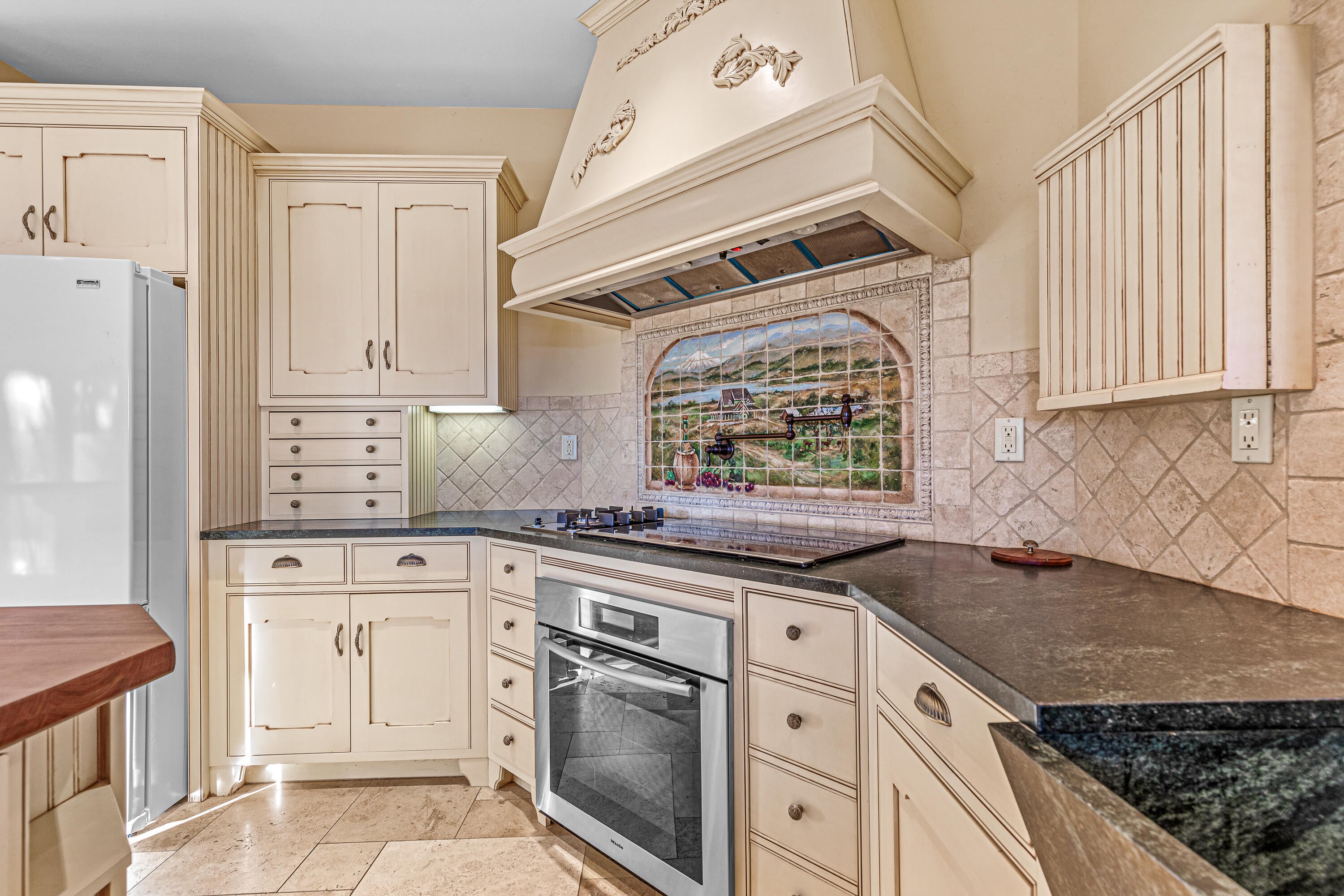 1820 Dry Creek Road Eagle Point, OR 97524 - Photo 19 of 64 Custom Kitchen