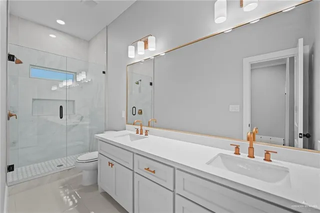 $325,000 | 818 South Bicentennial Boulevard, McAllen, TX 78501