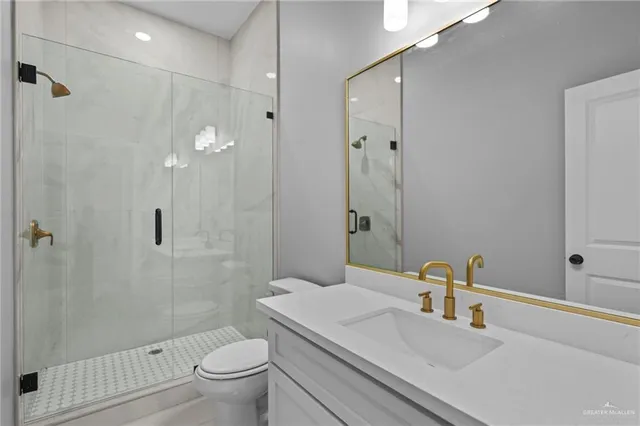 $325,000 | 818 South Bicentennial Boulevard, McAllen, TX 78501