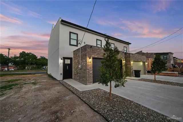 $325,000 | 818 South Bicentennial Boulevard, McAllen, TX 78501