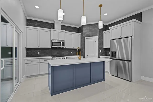 $325,000 | 818 South Bicentennial Boulevard, McAllen, TX 78501