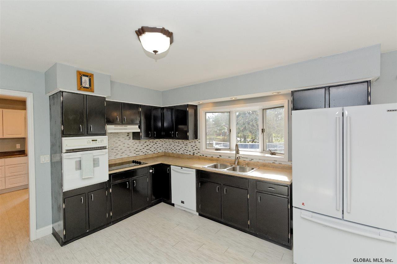 11 Johnson Road Colonie, NY 12110 - Photo 6 of 21 Photo 6