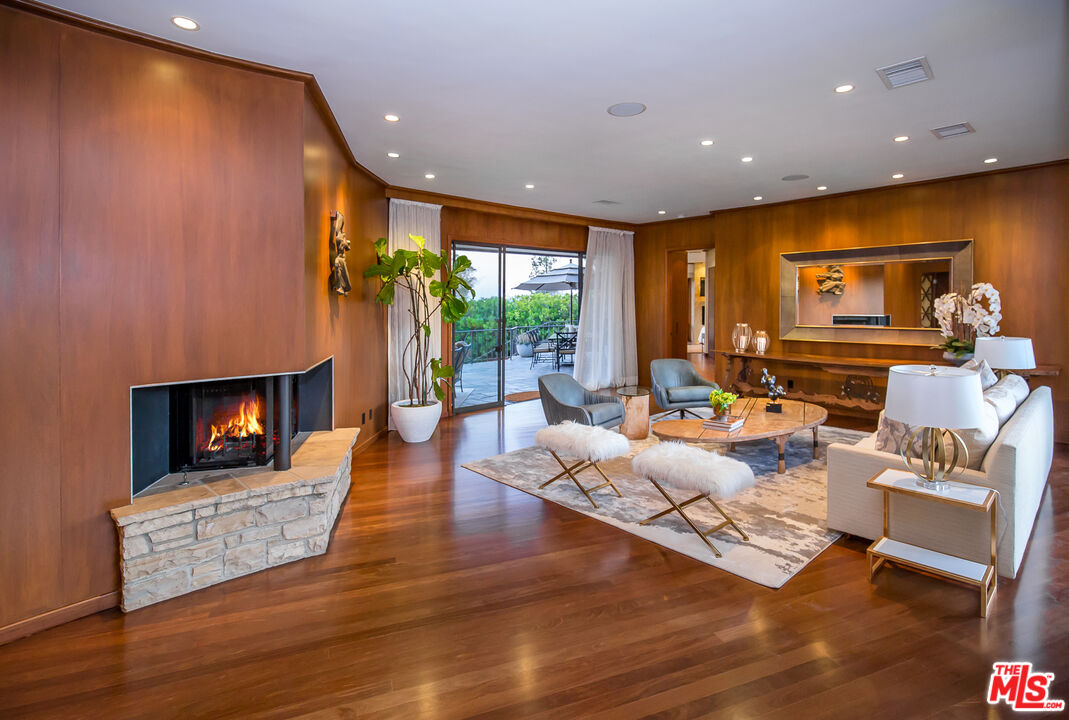 1131 Miradero Road Beverly Hills, CA 90210 - Photo 8 of 42