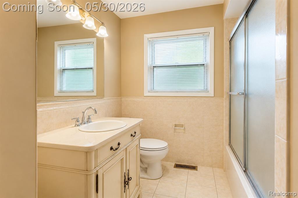 1946 Union Lake Road Commerce Township, MI 48382 - Photo 13 of 44