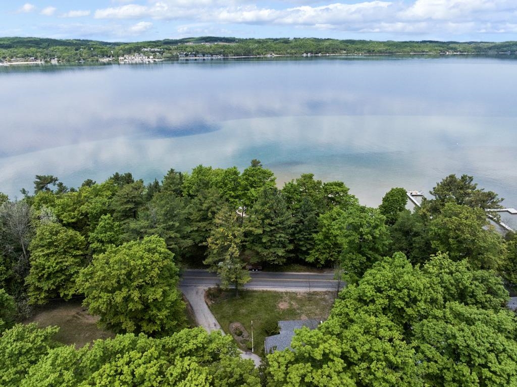 737 South Stony Point Road Suttons Bay, MI 49682 - Photo 7 of 40