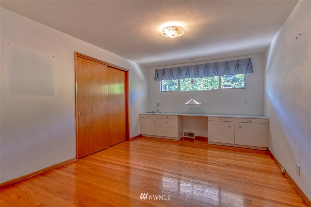 5534 South Upland Road Seattle, WA 98118 - Photo 14 of 25