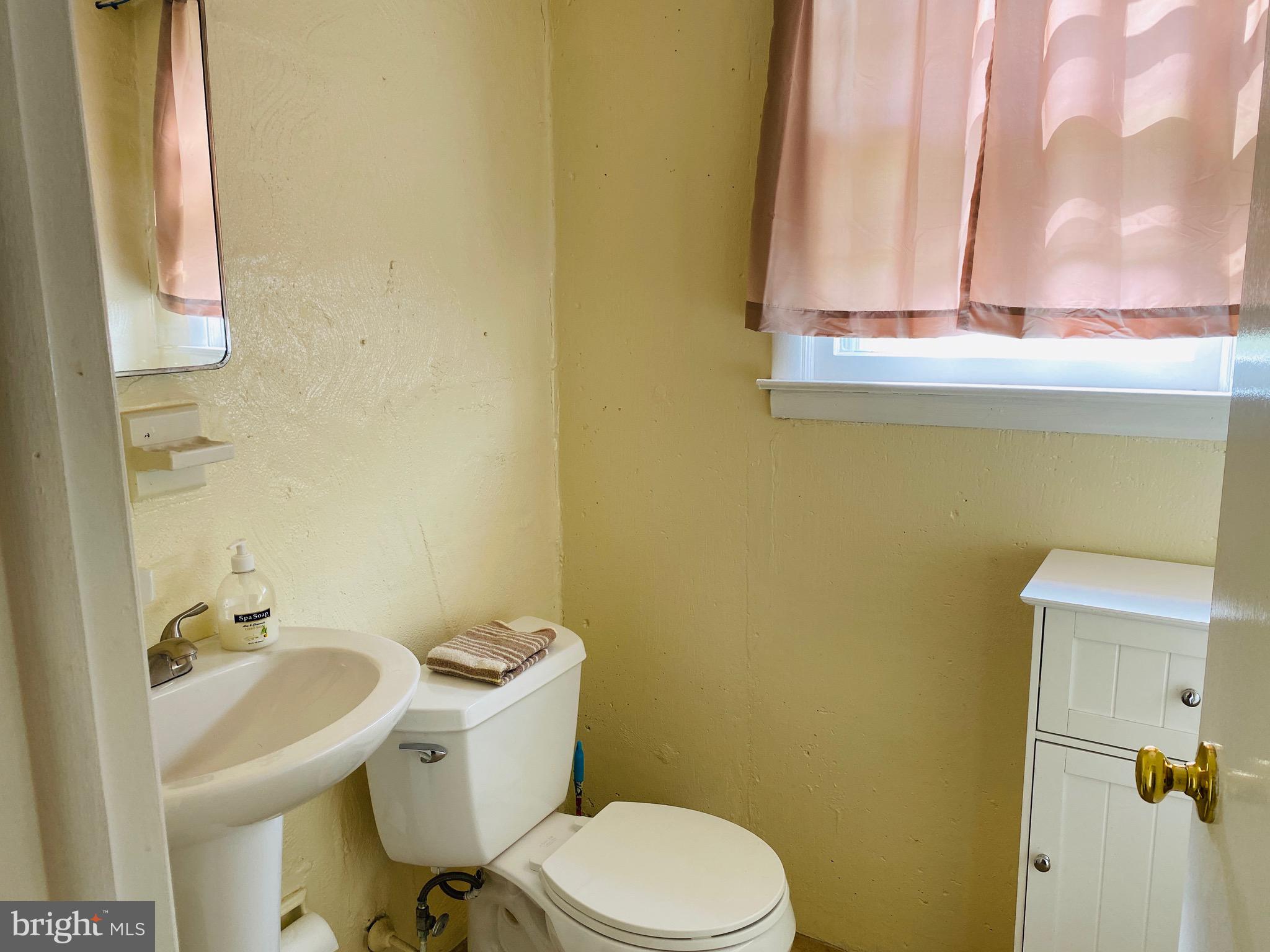 578 Wanamaker Road Jenkintown, PA 19046 - Photo 25 of 42 Lower Level Half Bath