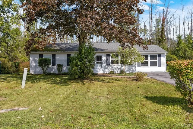 $2,195 | 8839 English Road, Cicero, NY 13029