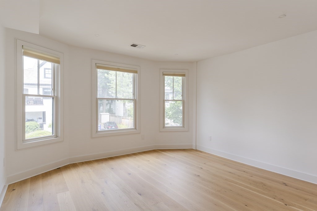177 Thorndike Street, Unit 1 Brookline, MA 02446 - Photo 19 of 42