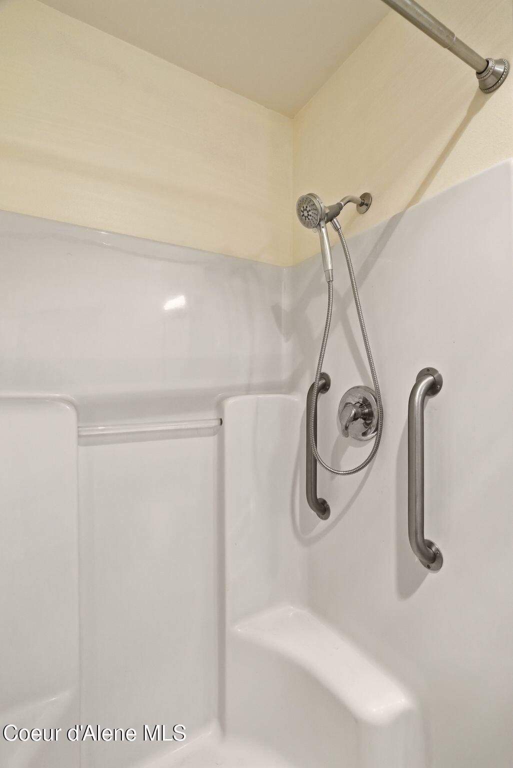 955 Bottle Bay Road Sagle, ID 83860 - Photo 22 of 66 Master Bathroom