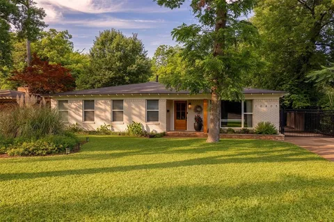 $875,000 | 10405 Lake Gardens Drive, Dallas, TX 75218