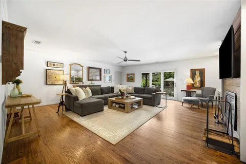$875,000 | 10405 Lake Gardens Drive, Dallas, TX 75218