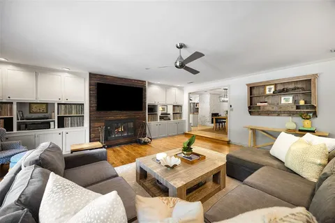 $875,000 | 10405 Lake Gardens Drive, Dallas, TX 75218