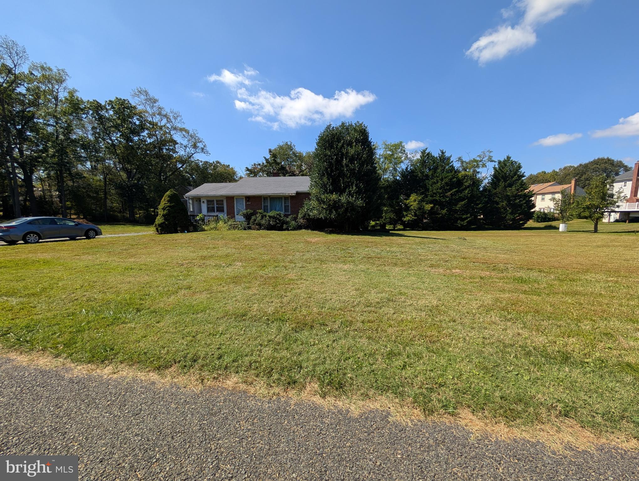 15500 Quince Orchard Road Gaithersburg, MD 20878 - Photo 2 of 11 1/2 acre+ Flat level lot on Quince Orchard Road
