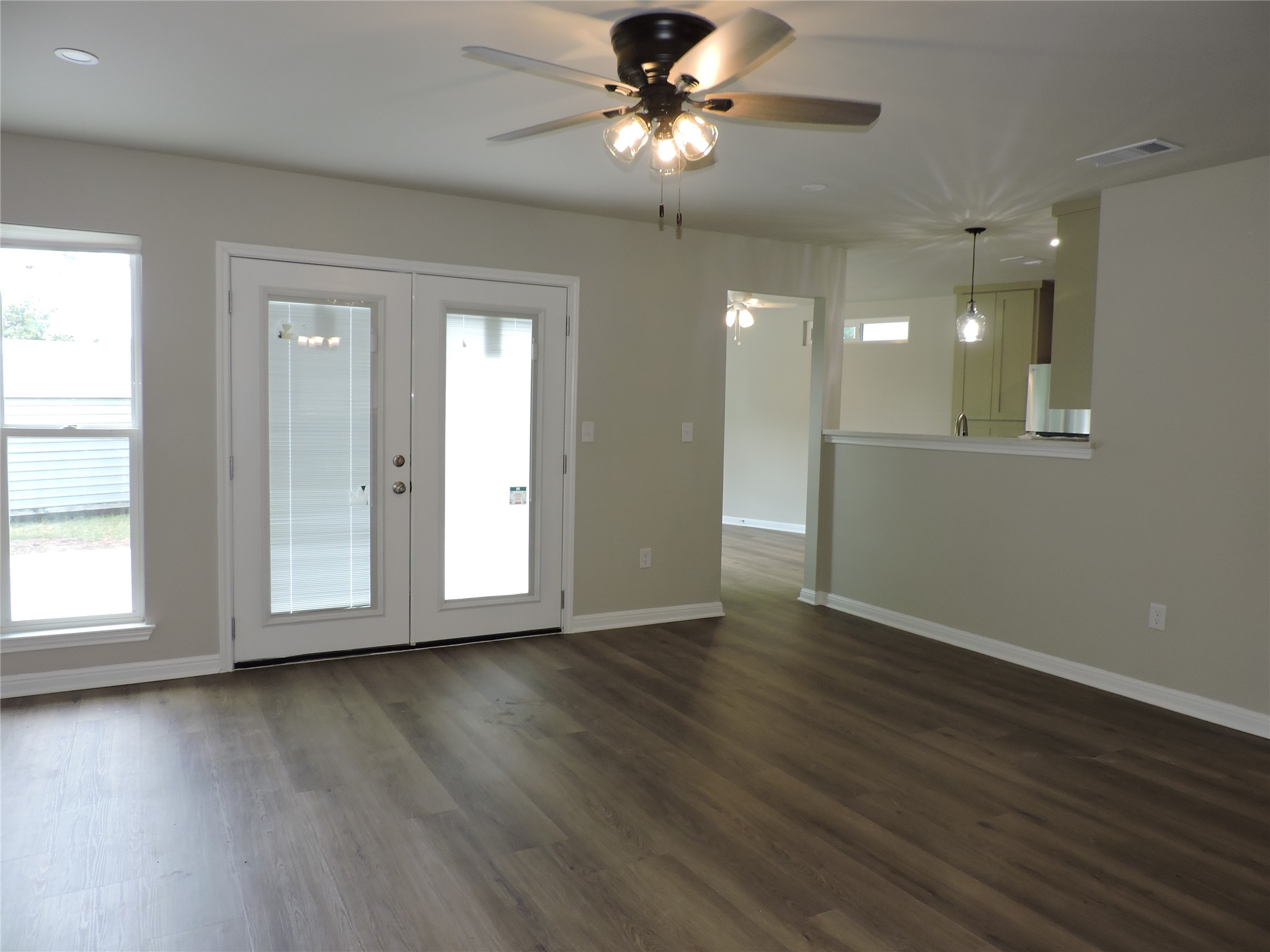 6908 Rufus Drive Austin, TX 78752 - Photo 4 of 33