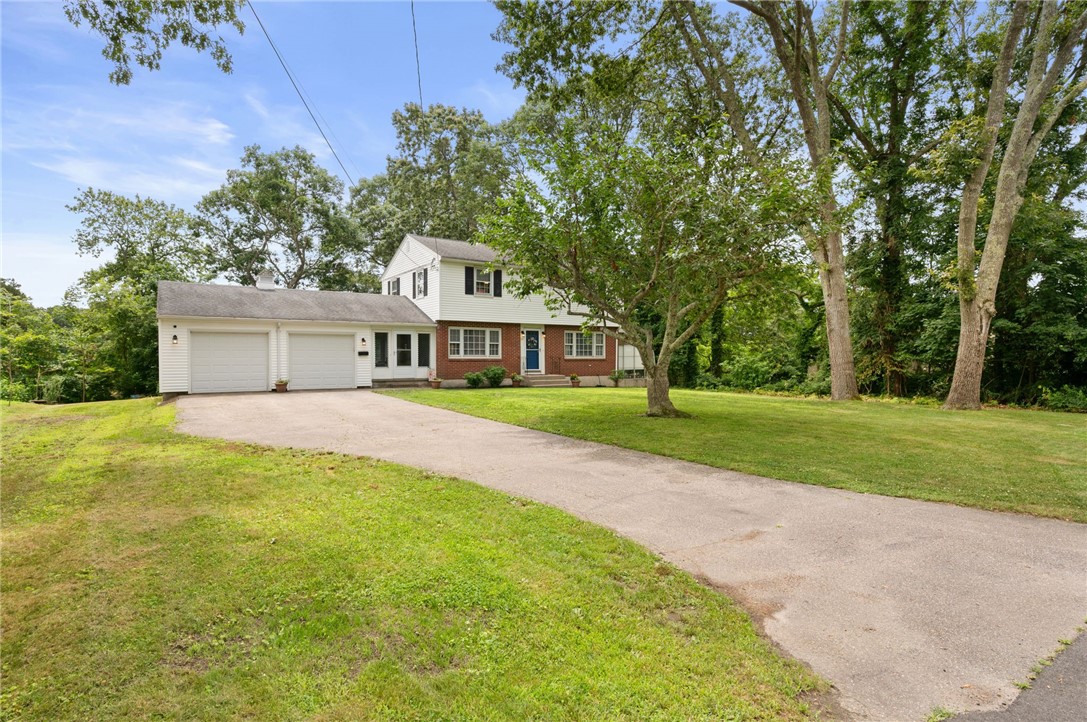 12 Azalea Drive Westerly, RI 02891 - Photo 3 of 49 Gallery Image 3