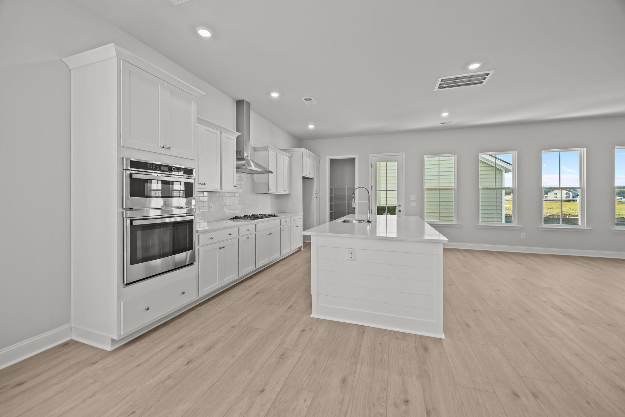 1010 Yucca Street Summerville, SC 29485 - Photo 7 of 65 6-web-or-mls-470A9663