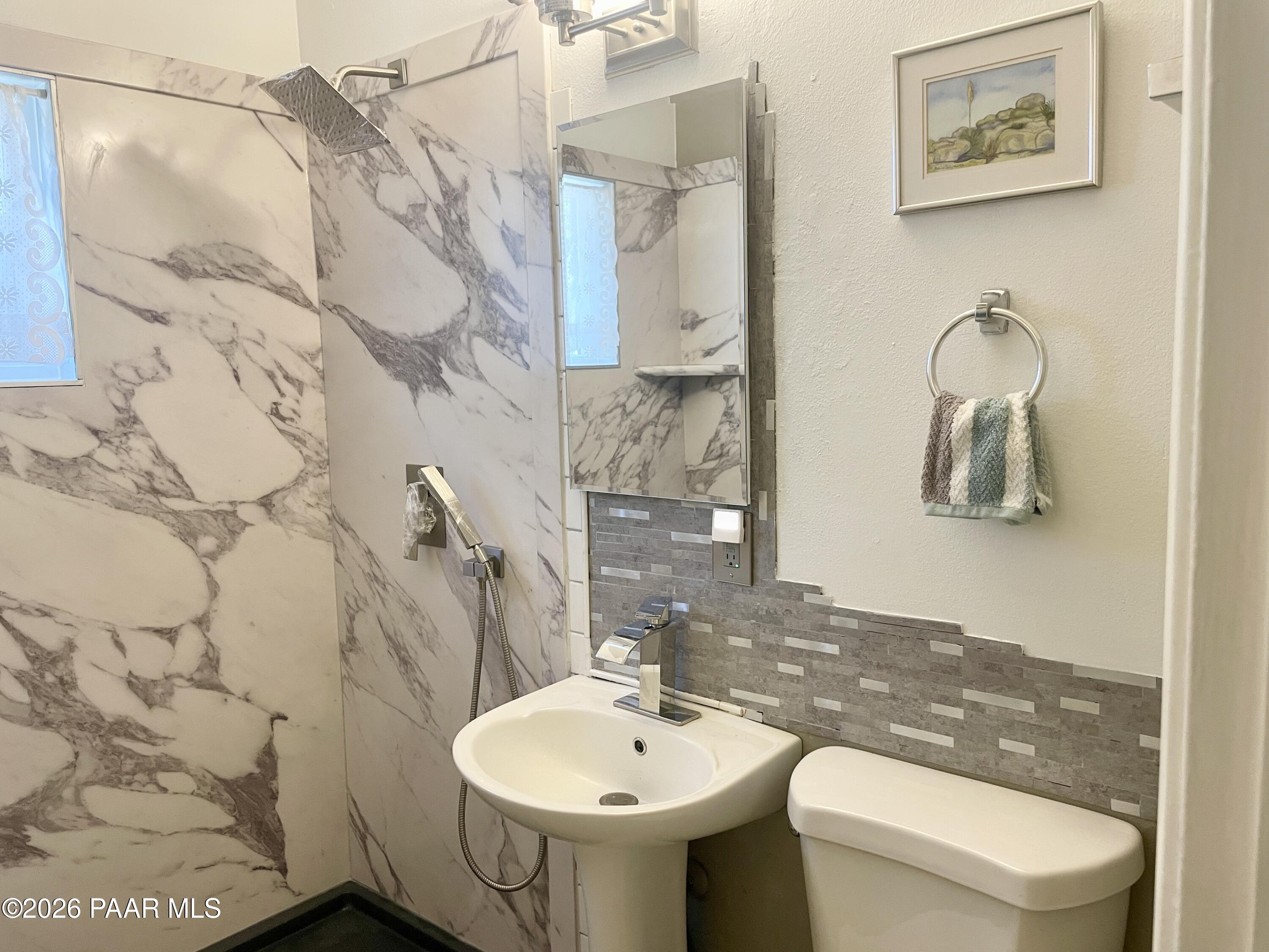 4630 Kerry Drive Rimrock, AZ 86335 - Photo 15 of 41 Bathroom 1