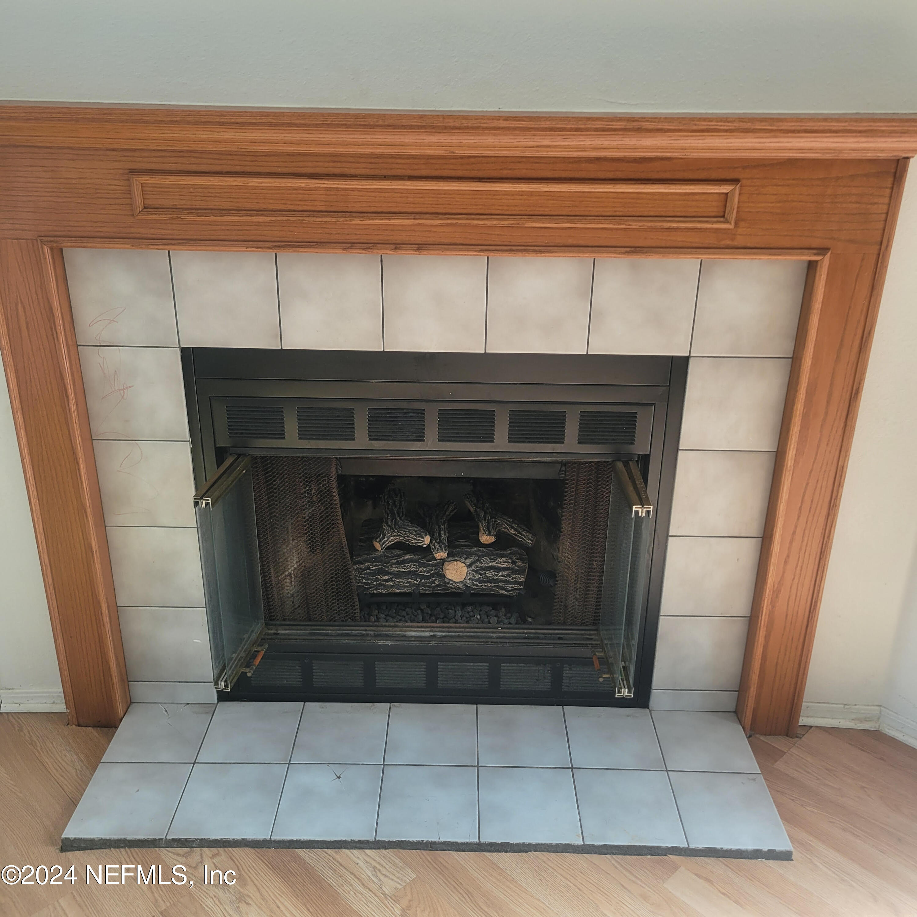 7616 Townsend Road Jacksonville, FL 32244 - Photo 20 of 38 a fireplace