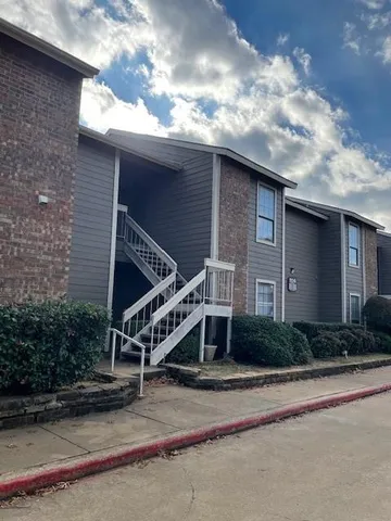 $175,000 | 1104 Riverchase Lane, Unit 204, Arlington, TX 76011