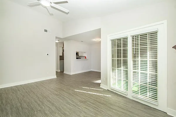 $167,500 | 1104 Riverchase Lane, Unit 204, Arlington, TX 76011