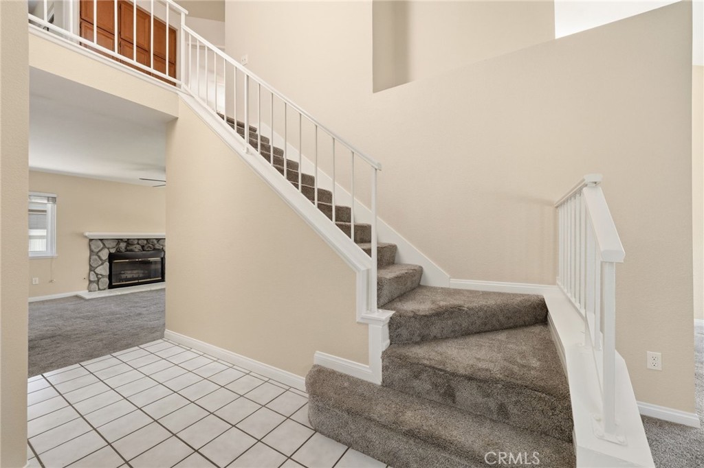 1008 Alpine Court Redlands, CA 92374 - Photo 21 of 66 Staircase